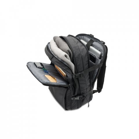 DALLAS PLATE. Mochila de viagem para notebook (17.3") em poli&eacute;ster reciclado 600D de alta densidade, com compartimento para arruma&ccedil;&atilde;o (29 L) - Preto