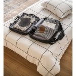 DALLAS PLATE. Mochila de viagem para notebook (17.3") em poli&eacute;ster reciclado 600D de alta densidade, com compartimento para arruma&ccedil;&atilde;o (29 L)