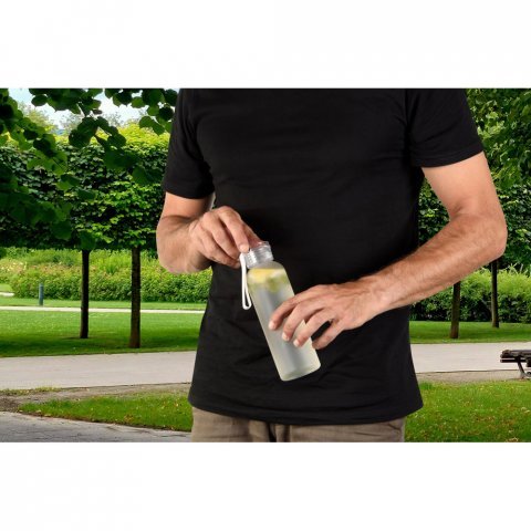 CARGNIN. Squeeze esportiva em PET 100% reciclado, com acabamento fosco 600 mL - Transparente