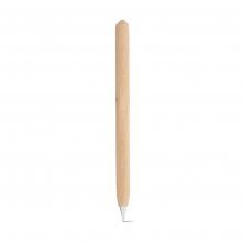 Esferográfica em madeira com escrita em azul