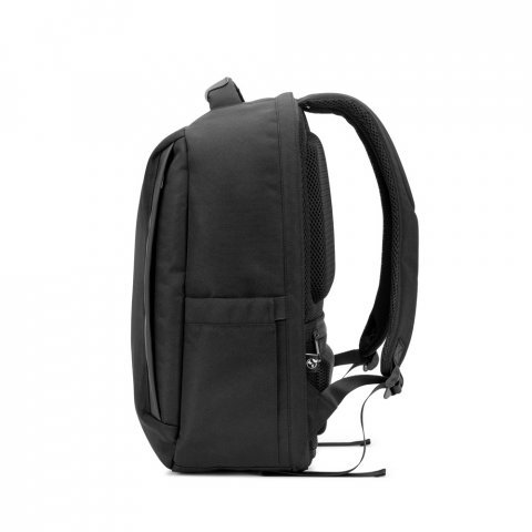 YANGON BPACK. Mochila antirroubo, em poliéster reciclado 600D twill, resistente à água, e bolso para notebook 17.3" 20 L - Preto