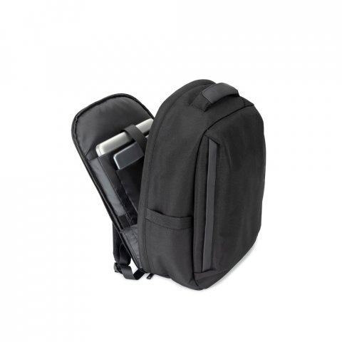 YANGON BPACK. Mochila antirroubo, em poliéster reciclado 600D twill, resistente à água, e bolso para notebook 17.3" 20 L - Preto