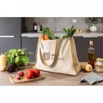 HELSINQUE. Sacola em canvas (320g/m&sup2;), com fundo e laterais em juta laminada (350 g/m&sup2;) de tons naturais