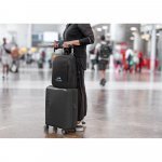 UDINE. Mochila com um compartimento de abertura total em poli&eacute;ster reciclado 300D de alta densidade (16")