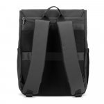 AZORES BAG. Mochila para computador port&aacute;til (16") em PU, com pala que cobre todos os compartimentos - Preto
