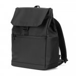AZORES BAG. Mochila para computador port&aacute;til (16") em PU, com pala que cobre todos os compartimentos - Preto
