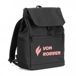 AZORES BAG. Mochila para computador port&aacute;til (16") em PU, com pala que cobre todos os compartimentos - Preto