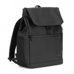 AZORES BAG. Mochila para computador port&aacute;til (16") em PU, com pala que cobre todos os compartimentos - Preto