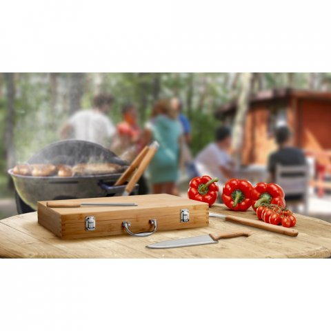 BOTTURA. Kit churrasco em estojo de bambu com 6 pe&ccedil;as em a&ccedil;o inox e bambu