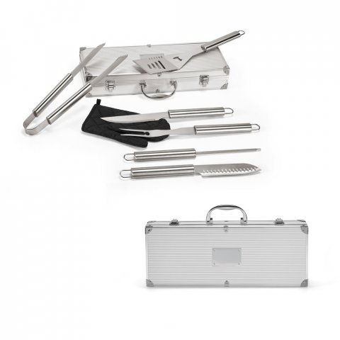 MACE. Kit churrasco em estojo de alum&iacute;nio com luva de cozinha em poli&eacute;ster e 6 utens&iacute;lios em a&ccedil;o inox