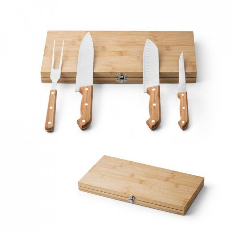 KOERPER. Kit churrasco em caixa bambu com 4 utens&iacute;lios em a&ccedil;o inox e bambu