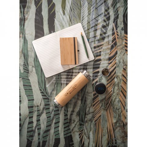 JOSHUA. Garrafa t&eacute;rmica em a&ccedil;o inox e bambu, de parede dupla isolada a v&aacute;cuo, com term&oacute;metro digital (430 mL)