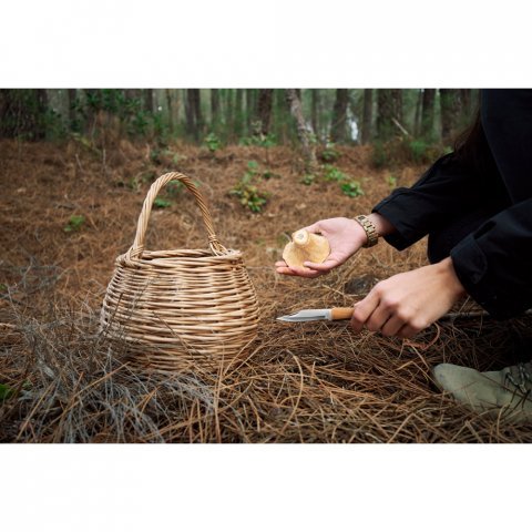 RANGER. Canivete com l&acirc;mina met&aacute;lica em a&ccedil;o inox e cabo em bambu