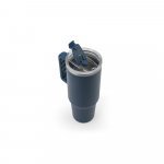 JOYNER XL. Copo de viagem de grande dimensão em aço inoxidável 91% reciclado com parede dupla isolada a vácuo e acabamento em mate 1300 mL - Azul marinho