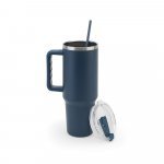 JOYNER XL. Copo de viagem de grande dimensão em aço inoxidável 91% reciclado com parede dupla isolada a vácuo e acabamento em mate 1300 mL - Azul marinho