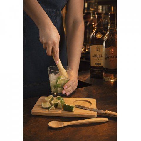 KRATENA. Kit para caipirinha com 5 pe&ccedil;as em bambu