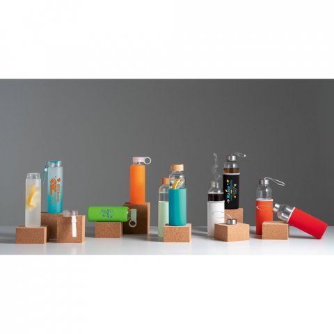 RAISE. Squeeze em vidro e tampa em a&ccedil;o inox com al&ccedil;a (520 mL)