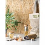NATUREL. Garrafa t&eacute;rmica em a&ccedil;o inox 90% reciclado e bambu, de parede dupla isolada a v&aacute;cuo (430 mL)