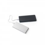 DOROTHY 10. Bateria port&aacute;til em alum&iacute;nio 100% reciclado (10.000 mAh) - Cromado satinado