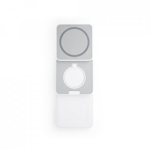 BROGLIE. Carregador magn&eacute;tico por indu&ccedil;&atilde;o super-r&aacute;pido (wireless), dobr&aacute;vel, que permite carregar tr&ecirc;s dispositivos simultaneamente, em ABS 100% reciclado - Branco