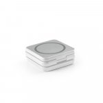 BROGLIE. Carregador magn&eacute;tico por indu&ccedil;&atilde;o super-r&aacute;pido (wireless), dobr&aacute;vel, que permite carregar tr&ecirc;s dispositivos simultaneamente, em ABS 100% reciclado - Branco
