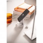 BROGLIE. Carregador magn&eacute;tico por indu&ccedil;&atilde;o super-r&aacute;pido (wireless), dobr&aacute;vel, que permite carregar tr&ecirc;s dispositivos simultaneamente, em ABS 100% reciclado