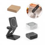BROGLIE. Carregador magn&eacute;tico por indu&ccedil;&atilde;o super-r&aacute;pido (wireless), dobr&aacute;vel, que permite carregar tr&ecirc;s dispositivos simultaneamente, em ABS 100% reciclado