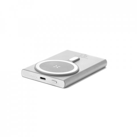 WRIGHT 5. Bateria port&aacute;til magn&eacute;tica com carregamento super-r&aacute;pido em alum&iacute;nio reciclado e ABS reciclado (5.000 mAh) - Cromado satinado