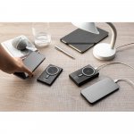 WRIGHT 5. Bateria port&aacute;til magn&eacute;tica com carregamento super-r&aacute;pido em alum&iacute;nio reciclado e ABS reciclado (5.000 mAh)