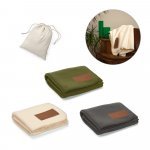 COZY. Manta em tecido polar, 100% poli&eacute;ster reciclado (100% rPET) (140 g/m&sup2;)