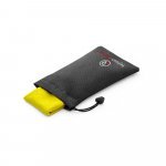 BERNAL. Toalha esportiva refrescante em poli&eacute;ster 100% reciclado com bolsa em non-woven - Amarelo
